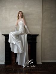 点击看大图 -Renee芮亦婚纱
