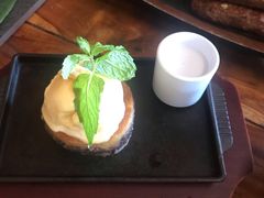铁板芒果糯米饭-Naughty Nuri’s Phuket