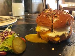 -HIGH FIVE哈福手工汉堡(桂林路店)