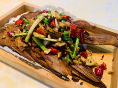 -魏铭鱼头捞饭(晋阳路店)