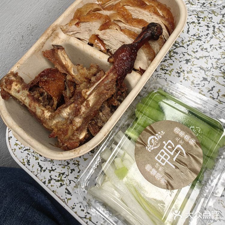 刚出炉的烤鸭，美味满分