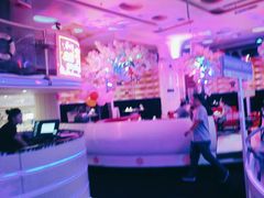 -巴特餐饮6加1音乐餐吧·新疆菜