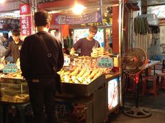 -六合夜市