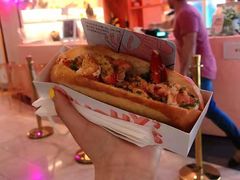 -Pinchy's Lobster & Champagne Bar