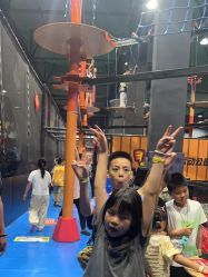-飞吧潮玩运动蹦床游乐场