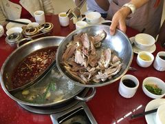 -老石黑山羊毛驴肉火锅(金凯广场店)