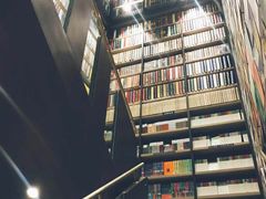 -钟书阁(群光广场店)