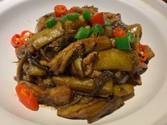 梅香肉汁手撕茄子-新白鹿餐厅(金鹰新街口店)