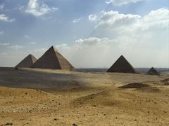-吉萨金字塔群