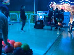 -世代星球·保龄球·镭战真人CS·团建(杨浦店)