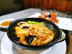 斋菜煲-姐妹临高乳猪店(海垦路店)