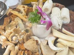 -一朵菌·野生菌探索家火锅(南亚店)