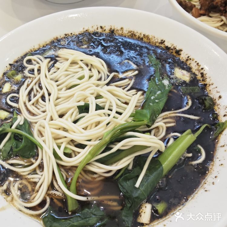 一碗热腾腾的肉燥面