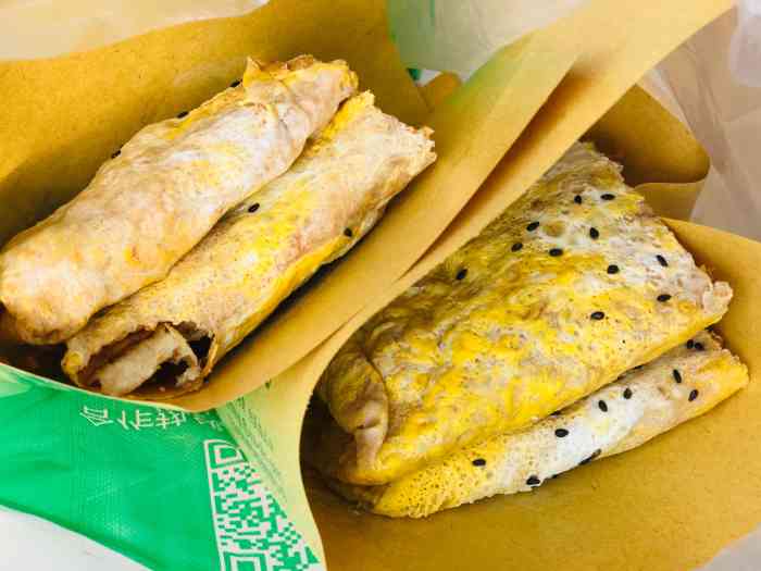 煎饼大王(工农路店)-"还得排队,有蔬菜的,紫米的,小米的.闻着.