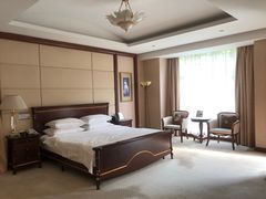 -上海怡沁园度假酒店