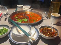 -伴山牛贵州黄牛肉火锅·苗疆非遗艺术餐厅(上海首店)