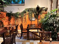 -Cuc Gach Quan Restaurant