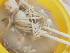 菌菇虾味球砂锅-老盛昌(聚丰园店)