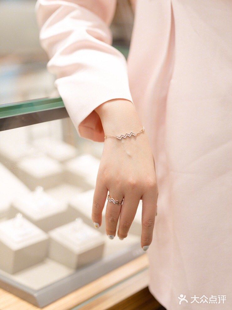 想做精致女孩？是时候给自己添件珠宝了💎