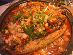 -鸣记脆皮烤鱼·海鲜烤鱼(三八广场店)