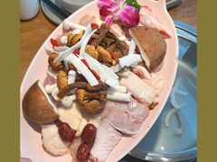 -池云涧自然椰子鸡(万泰汇店)