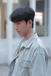 -一家只做男发烫染的店