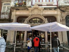 -Majestic Café