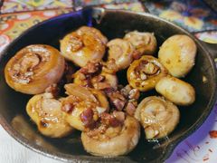 香煎小蘑菇-BROWNSTONE布朗石西班牙餐厅(富城店)