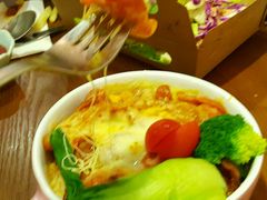 意大利香肠芝士焗饭佐蔬菜沙律-OKOOKO澳客餐吧(乐天百货店)