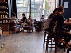 大堂-星巴克(七宝领展广场1F店)