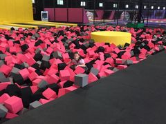 -嘿哟动霸CHUA·新潮玩运动娱乐中心·蹦床滑冰团建乐园