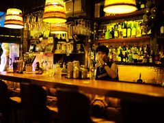 -城墙外BAR