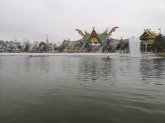 -七彩云南欢乐世界