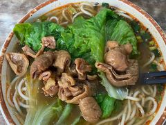 麻辣肥肠面-天府面庄(天平路店)