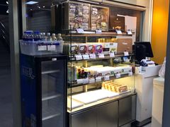 面包甜点陈列柜-凯司令西点房(虹桥路站店)