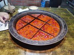 -渝嘴小老弟老火锅(华新村店)