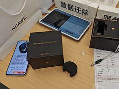 -华为授权体验店(上坤上街购物中心)