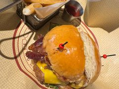 -BOURBON 玻本美式餐厅酒吧(虹桥新天地店)