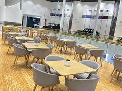 -杭州中沃沃尔沃4S店(滨江区店)