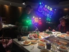 -海底捞火锅鲜切牛肉主题店(长寿路店)