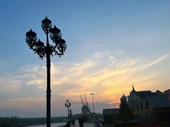 -布尔津河堤夜市