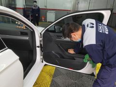 -考拉爱车膜小二汽车贴膜·车衣·改色·窗膜(锦华路社区店)