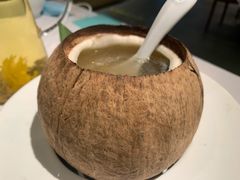 原只椰炖乌鸡汤-汤城小厨•粤菜•靓汤(金宝街店)