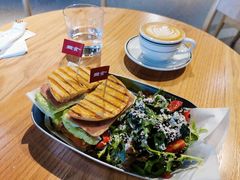 俱乐部贝果-Catch Bagel(芳草地店)