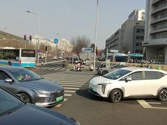 -北京大学东门(地铁站)