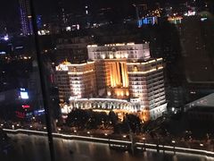 -云顶旋转自助景观餐厅