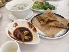 -泉龙渔村·粤式早茶·金牌烧鹅(中山三乡店)