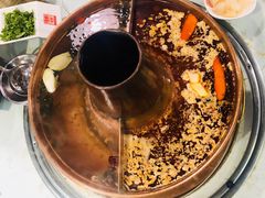 老爆三鸳鸯锅底-京门老爆三·铜锅涮肉 爆肚(望京店)