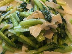 -八府香鸭·啫啫煲(华山路店)