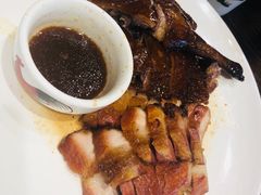 烧鹅拼叉烧-猪肉婆私房菜(容桂总店)
